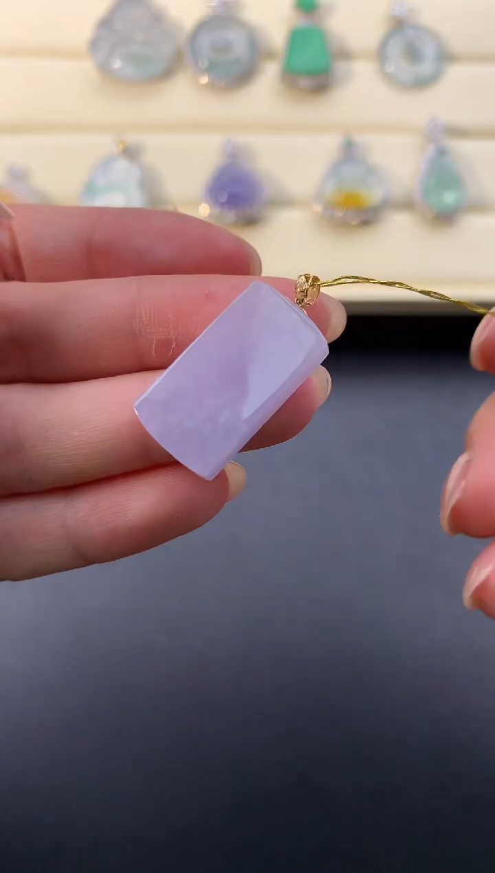 【闪购商品】翡翠颈饰18K金镶嵌D712      