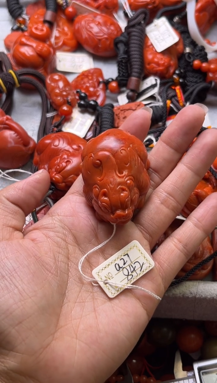 【闪购商品】南红玛瑙未镶嵌珠宝奇石A27