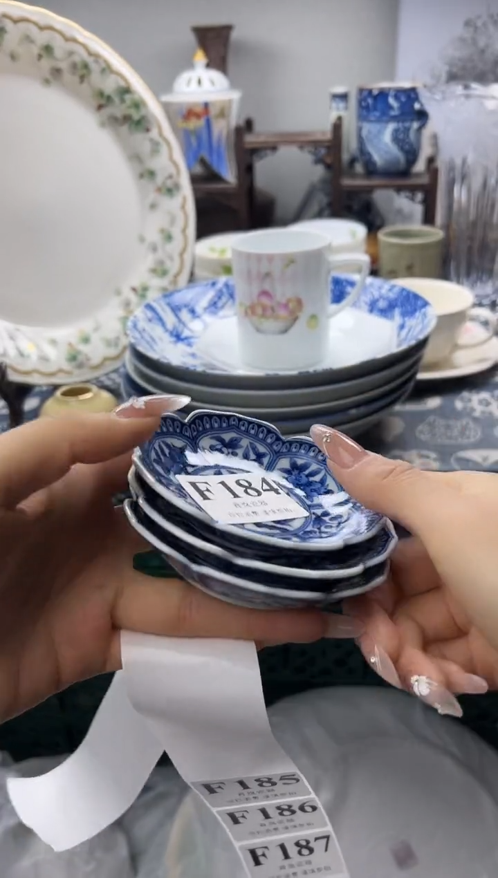 瓷片是**吖  F184