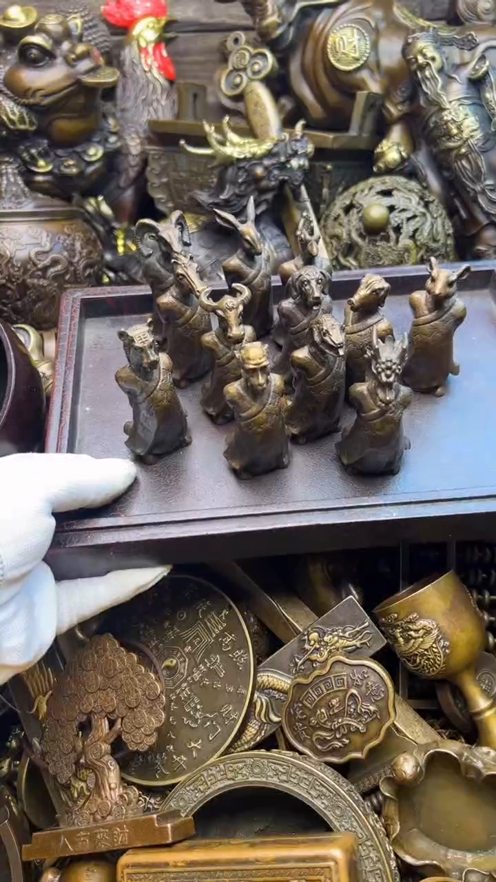 精美铜器，点击下单