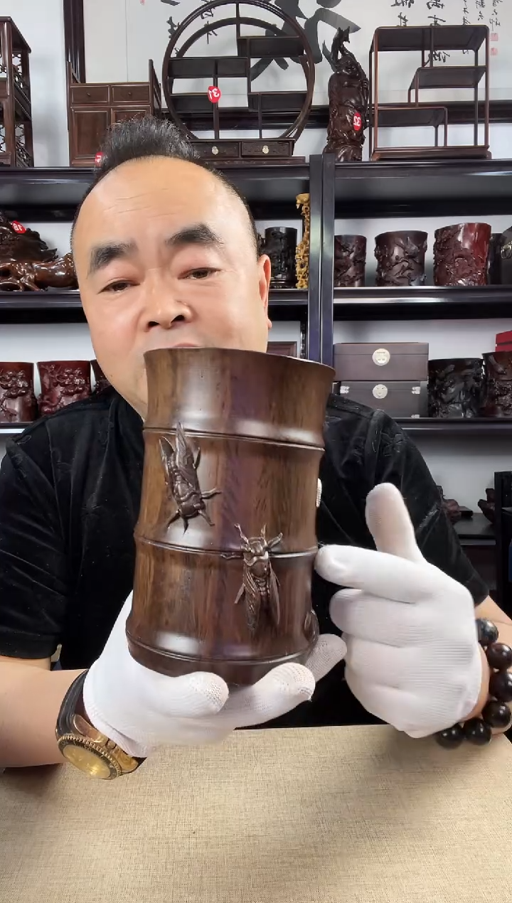 木老李红木工艺品知了笔筒