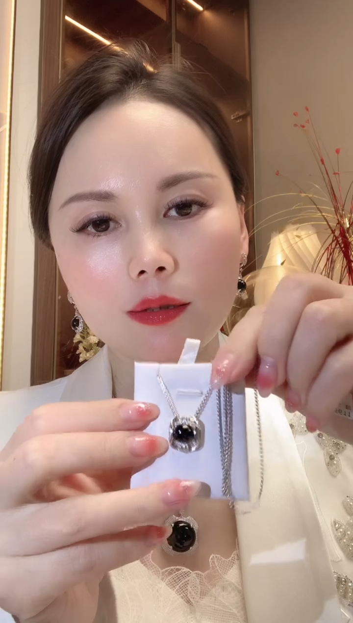 【闪购商品】翡翠项链18K金镶嵌W39  