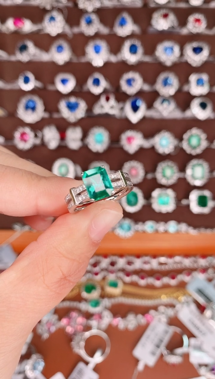 【闪购商品】祖母绿18K金戒指18K金镶嵌·