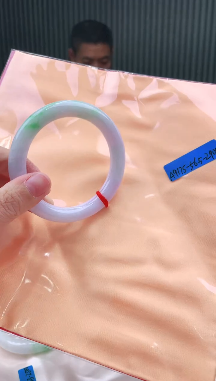 未镶嵌手镯翡翠56+