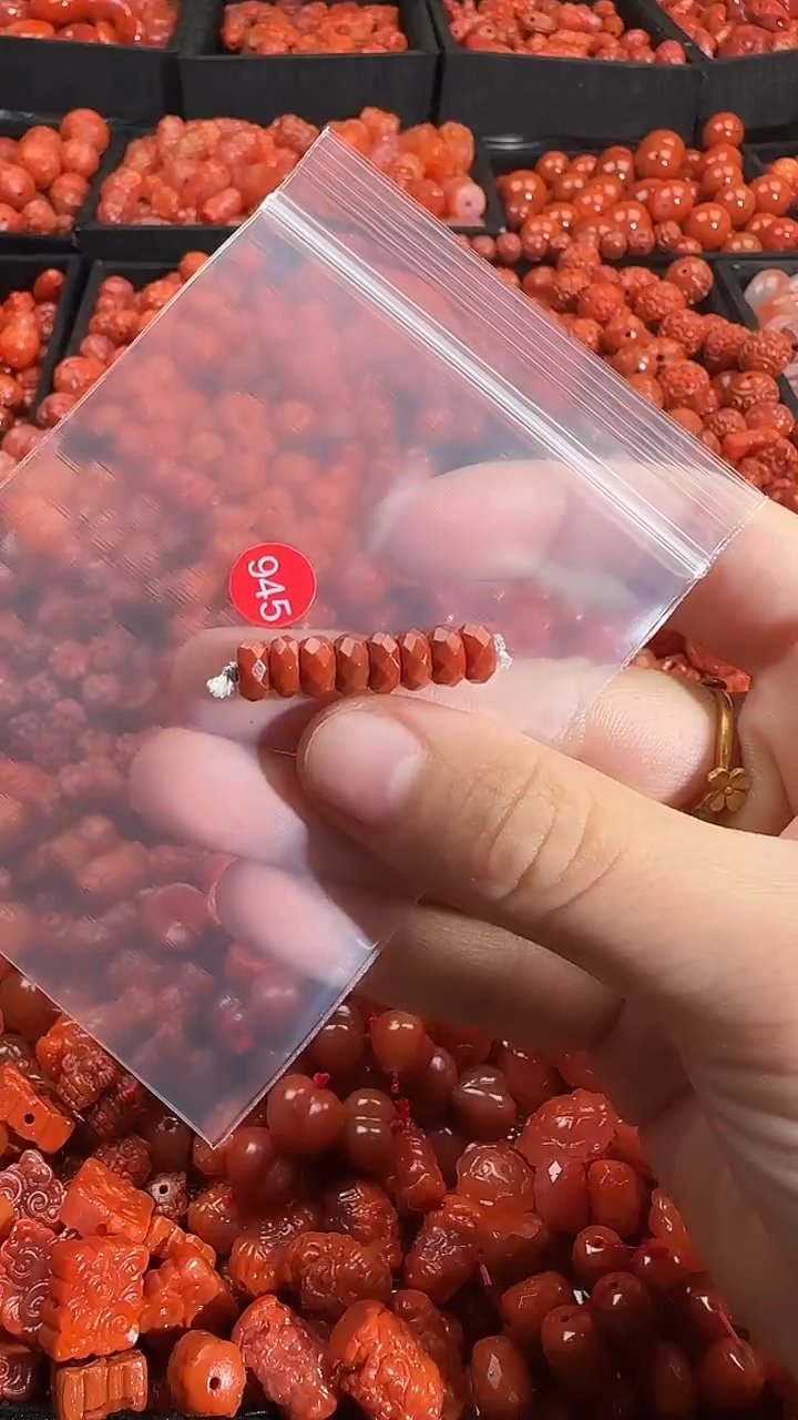 颈饰未镶嵌南红玛瑙1