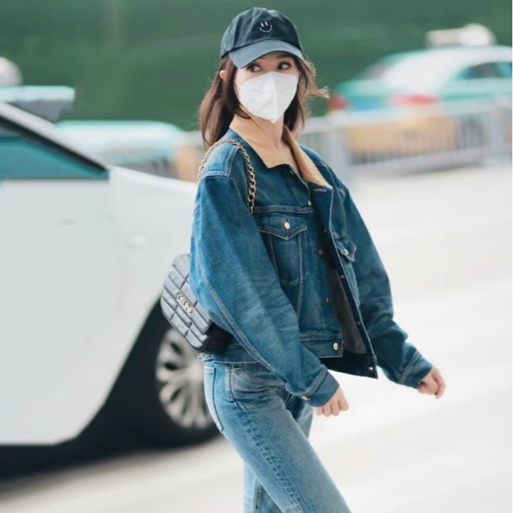 99新 Celine/思琳 DM0074  蓝色字母刺绣翻领单排扣牛仔外套M码