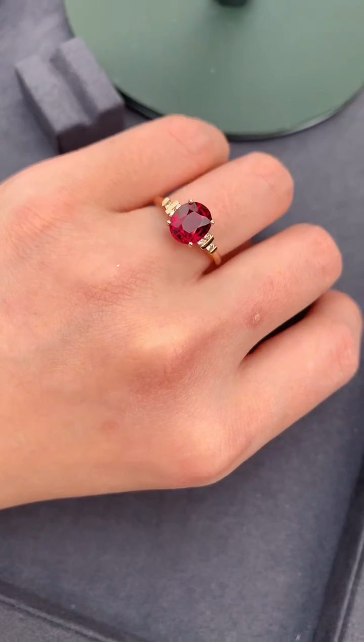 【闪购商品】碧玺戒指18K金镶嵌2.2ct卢比莱戒指