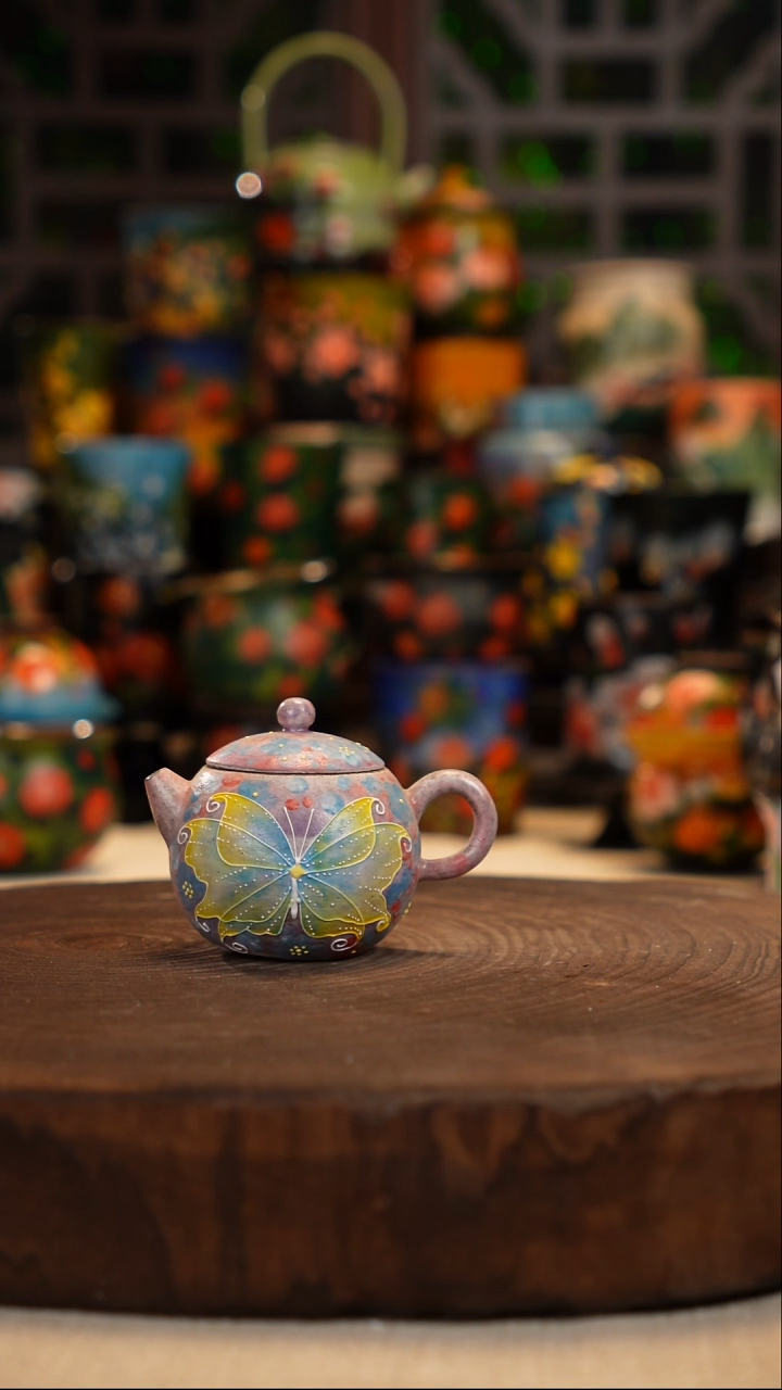 油画    釉下彩  壶
