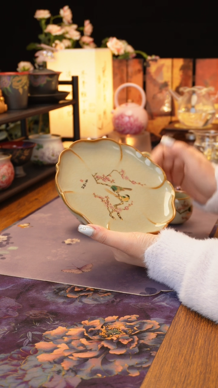 【闪购商品】喜上眉梢壶承····