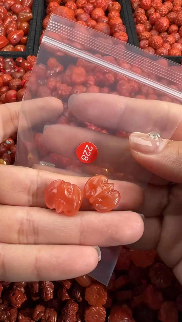 【闪购商品】南红玛瑙未镶嵌颈饰1