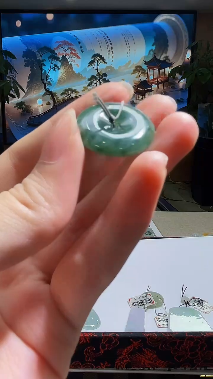 翡翠未镶嵌颈饰MFC0812100