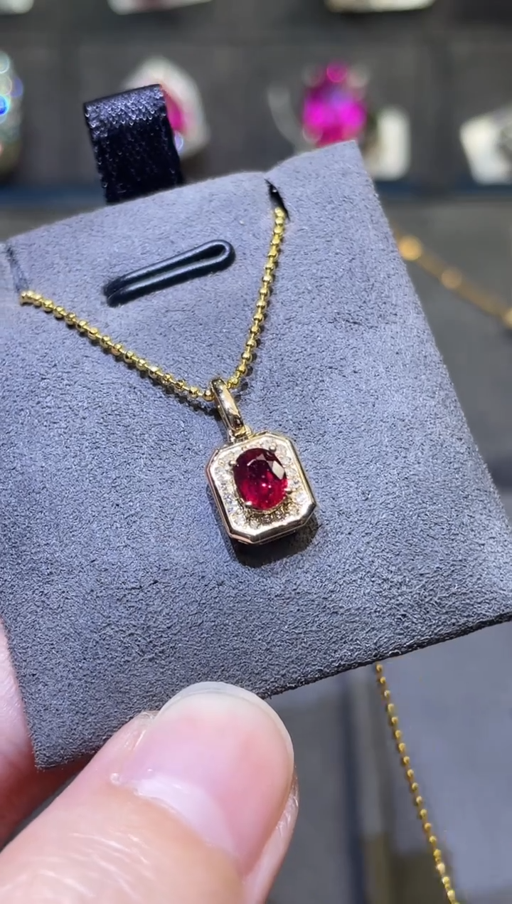 【闪购商品】红宝石吊坠(不含链)18K金镶嵌/无烧鸽血红/0.48ct