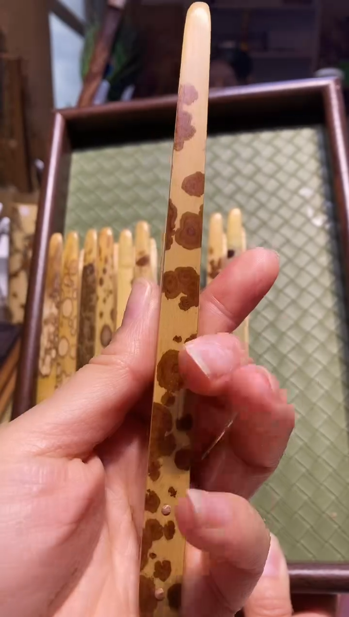 昭*老云妃精品夹子一个