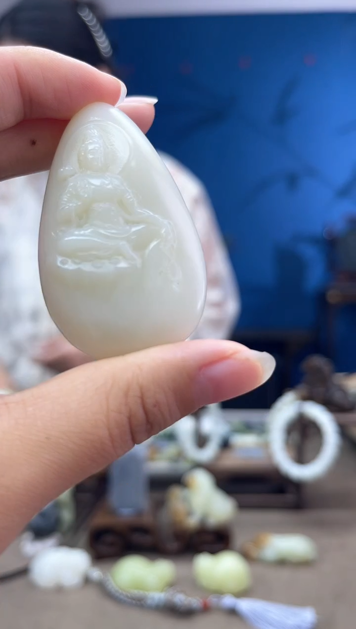 和田玉未镶嵌颈饰1