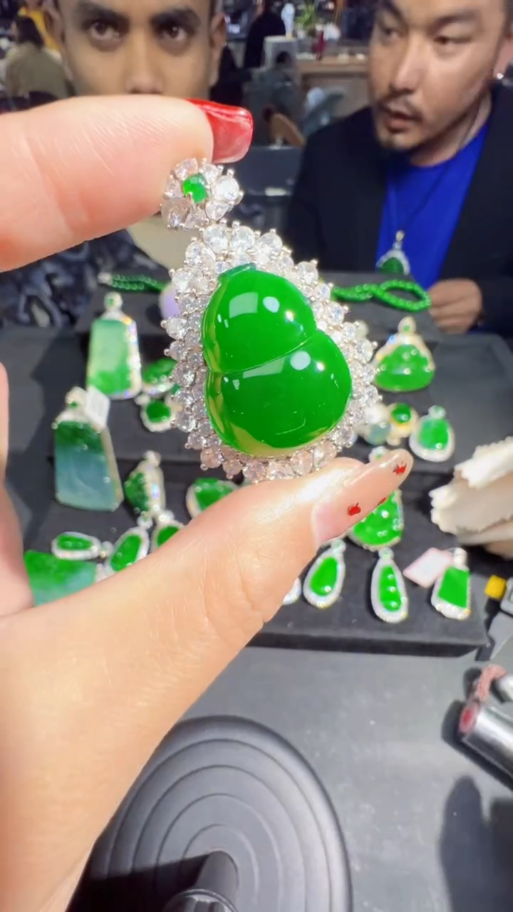 【闪购商品】定制翡翠未镶嵌葫芦商品多样性发货1