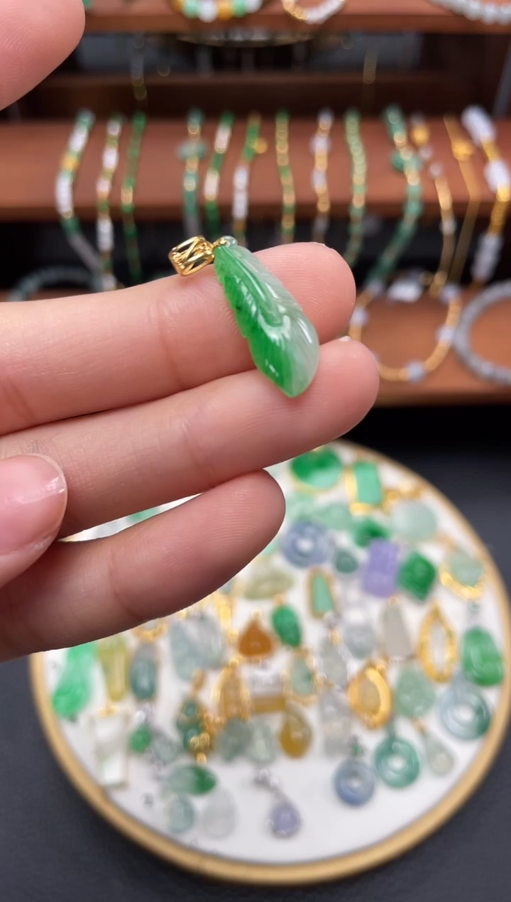 【闪购商品】翡翠吊坠(不含链)18K金镶嵌一个   JK633