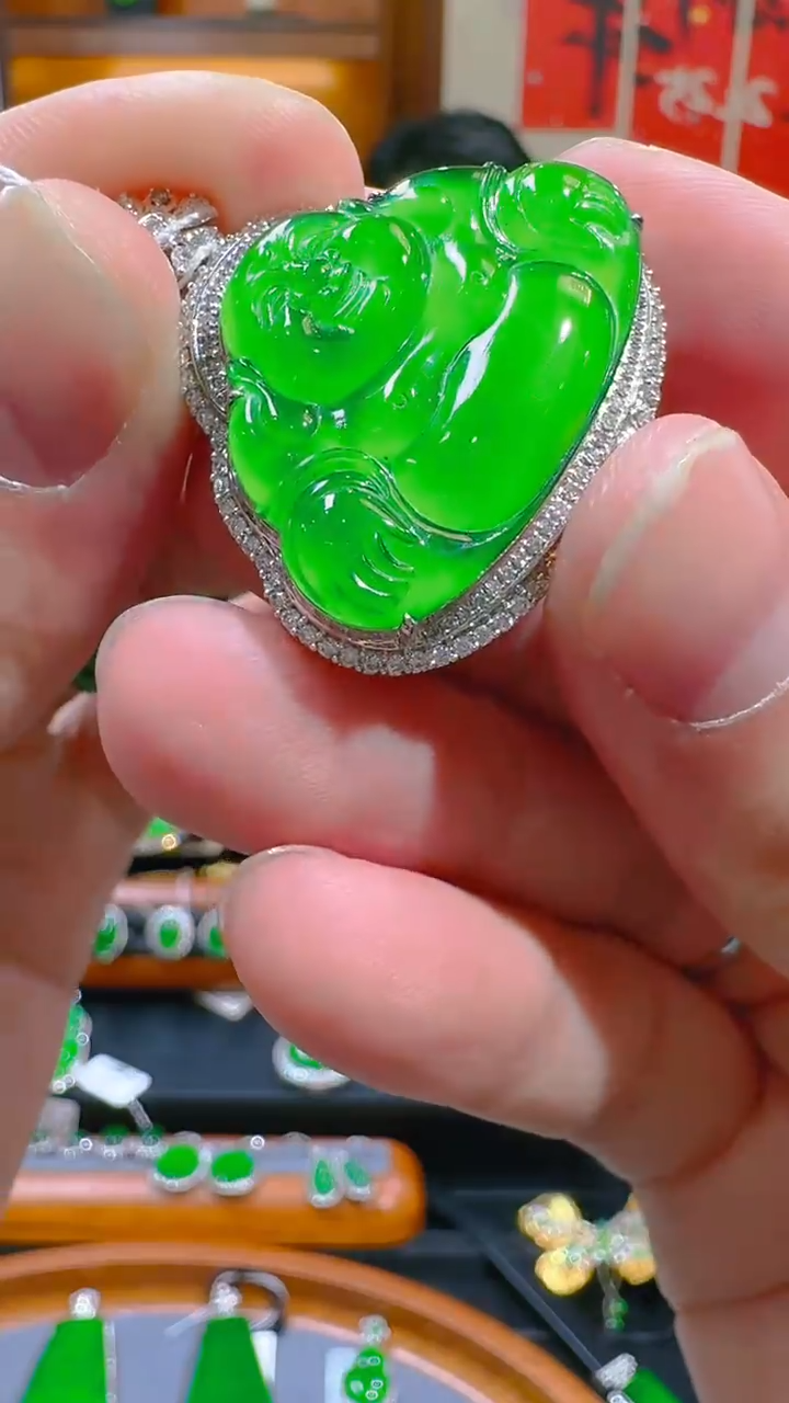 【闪购商品】翡翠吊坠(赠链)18K金镶嵌天然A货翡翠