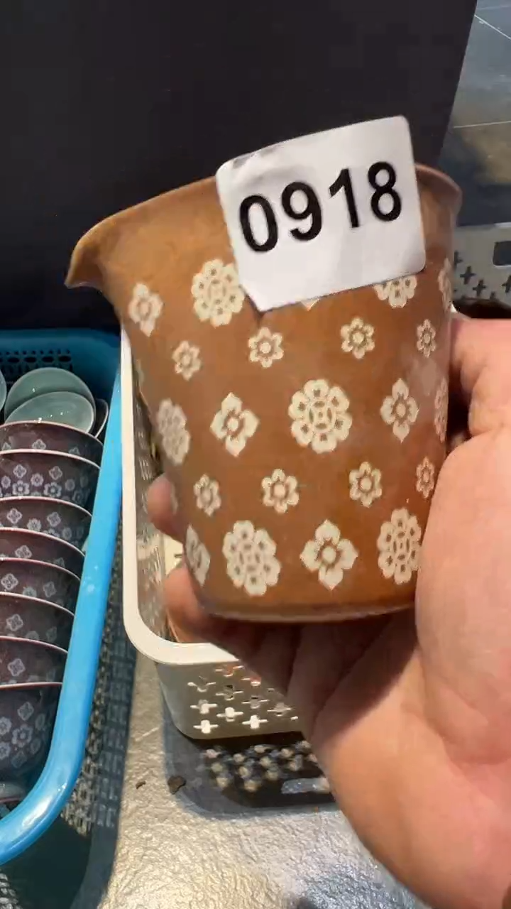 龙泉窑宝相花未填釉公道杯微瑕0918