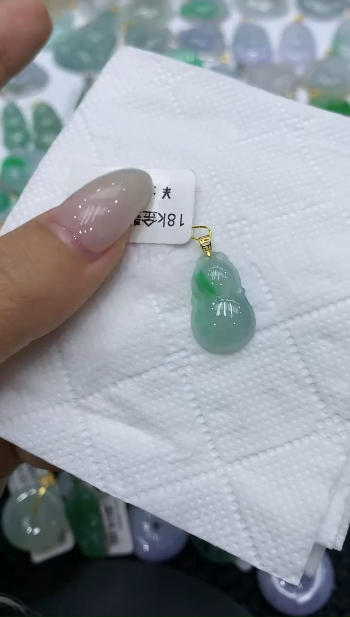 颈饰18K金镶嵌翡翠111111111111