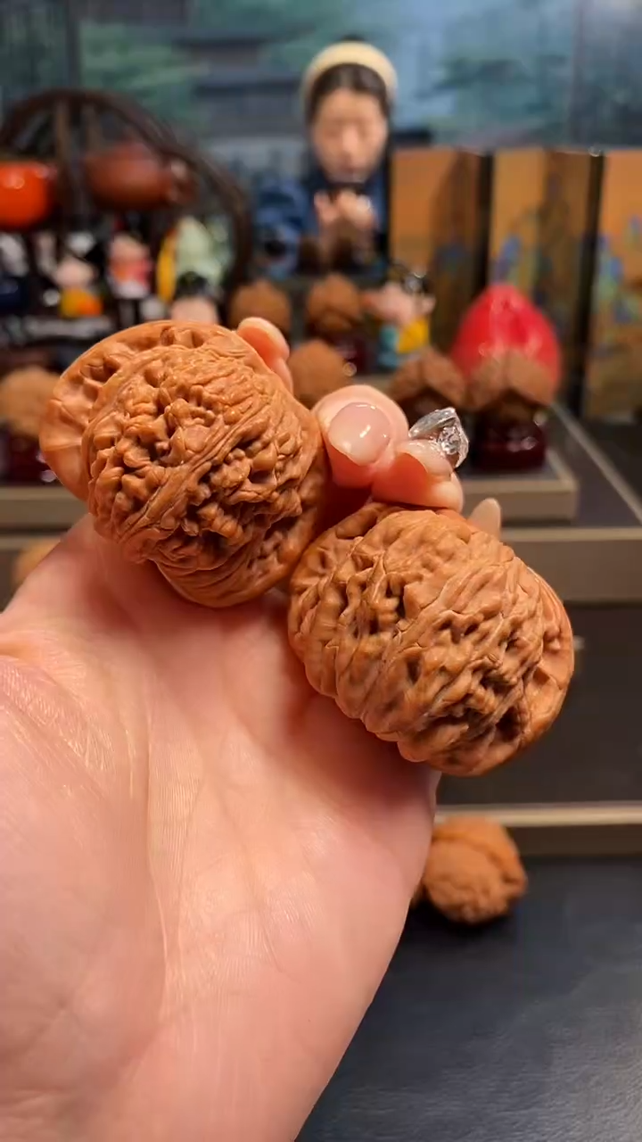 【闪购商品】文玩核桃把件F 534四座楼45尺