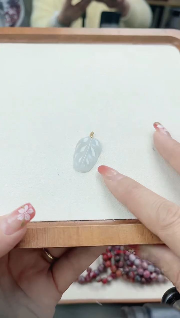 【闪购商品】翡翠颈饰18K金镶嵌吊坠