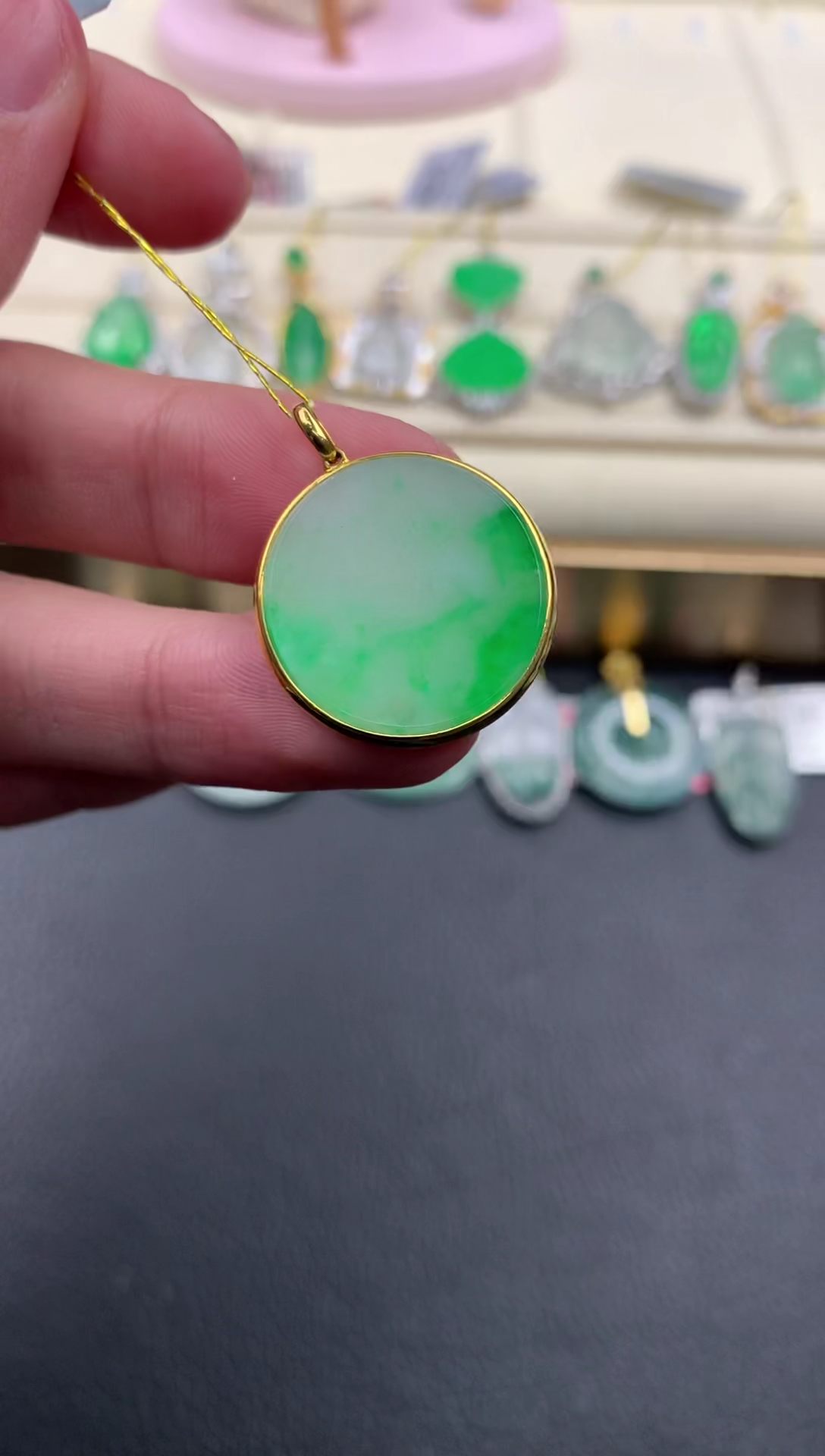 【闪购商品】翡翠颈饰18K金镶嵌D926