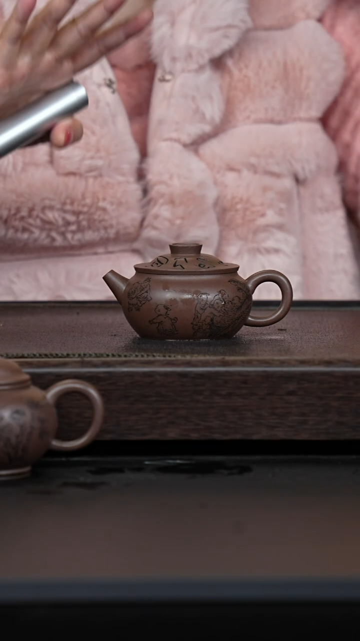 【闪购商品】紫砂茶壶梨皮紫泥刻绘巨轮