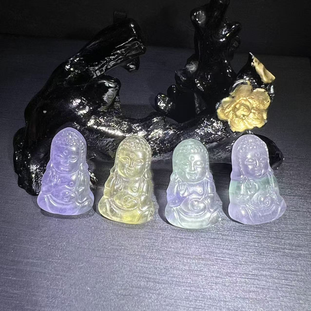 C243-七彩萤石宝宝佛-配绳-多样性发其一WR