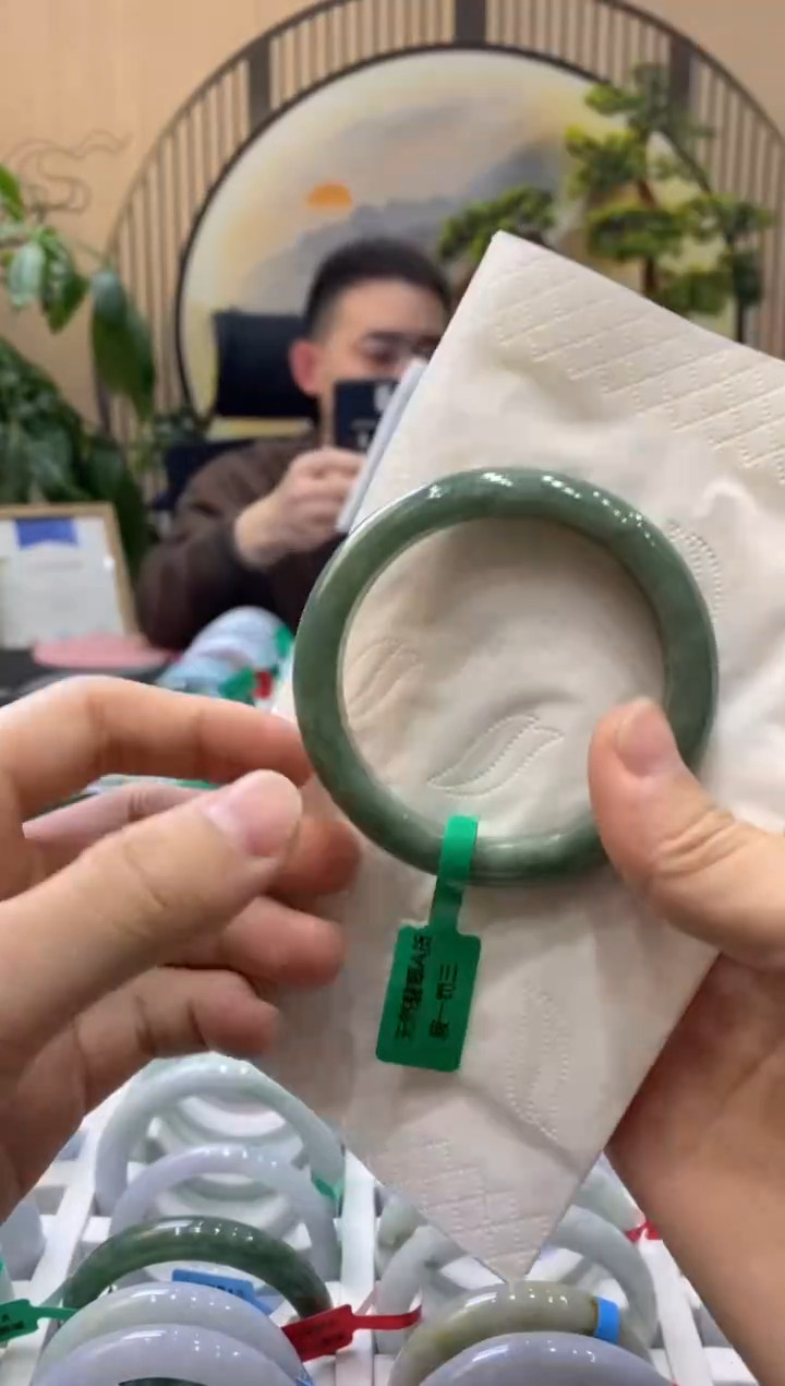 【闪购商品】翡翠手镯未镶嵌000011508