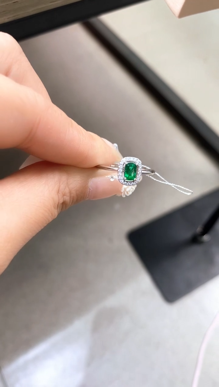【闪购商品】祖母绿戒指银S925镶嵌天然祖母绿戒指
