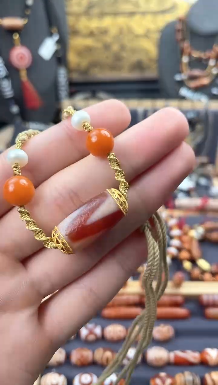 【闪购商品】玛瑙/玉髓颈饰18K金镶嵌18k美泓红肉虎牙锁骨链