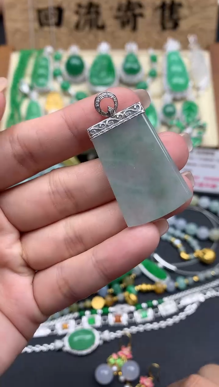 【闪购商品】翡翠颈饰18K金镶嵌271-中国好珍宝