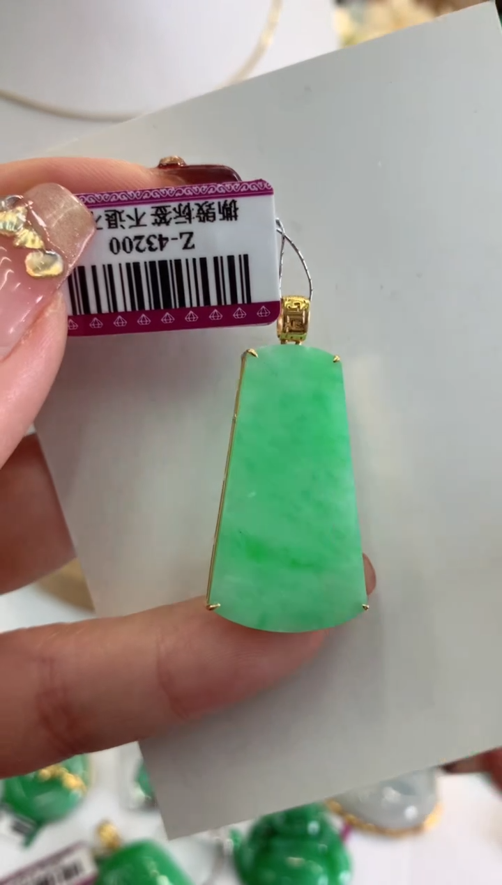【闪购商品】翡翠吊坠(不含链)18K金镶嵌挂件