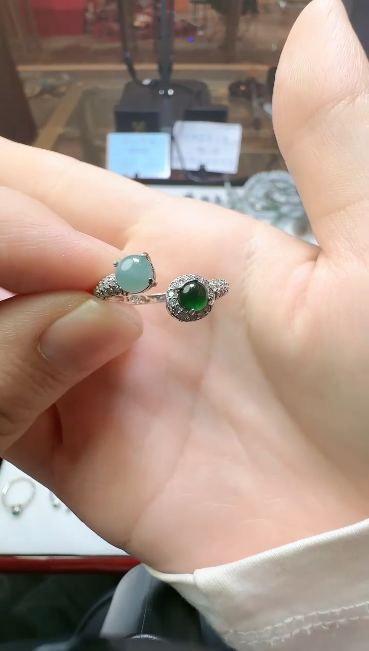 【闪购商品】翡翠吊坠(不含链)未镶嵌翡翠