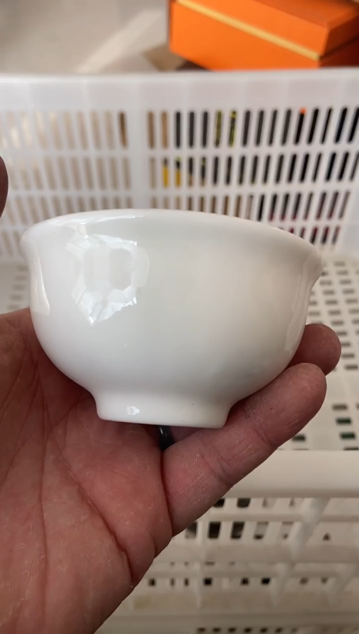 杯无运费险有瑕疵的摄影的产品有使用过的痕迹有点脏介意勿拍