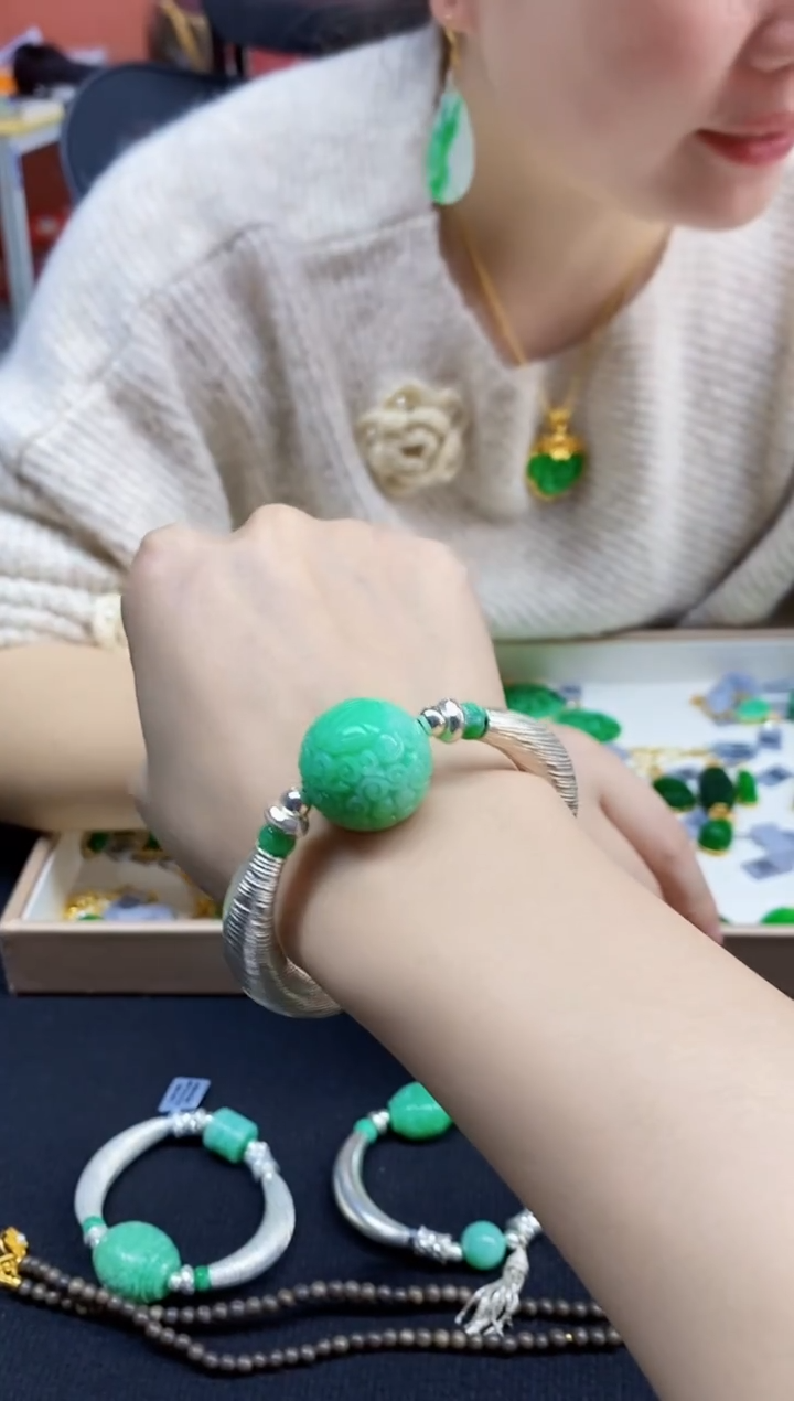 颈饰未镶嵌翡翠翡翠手牌