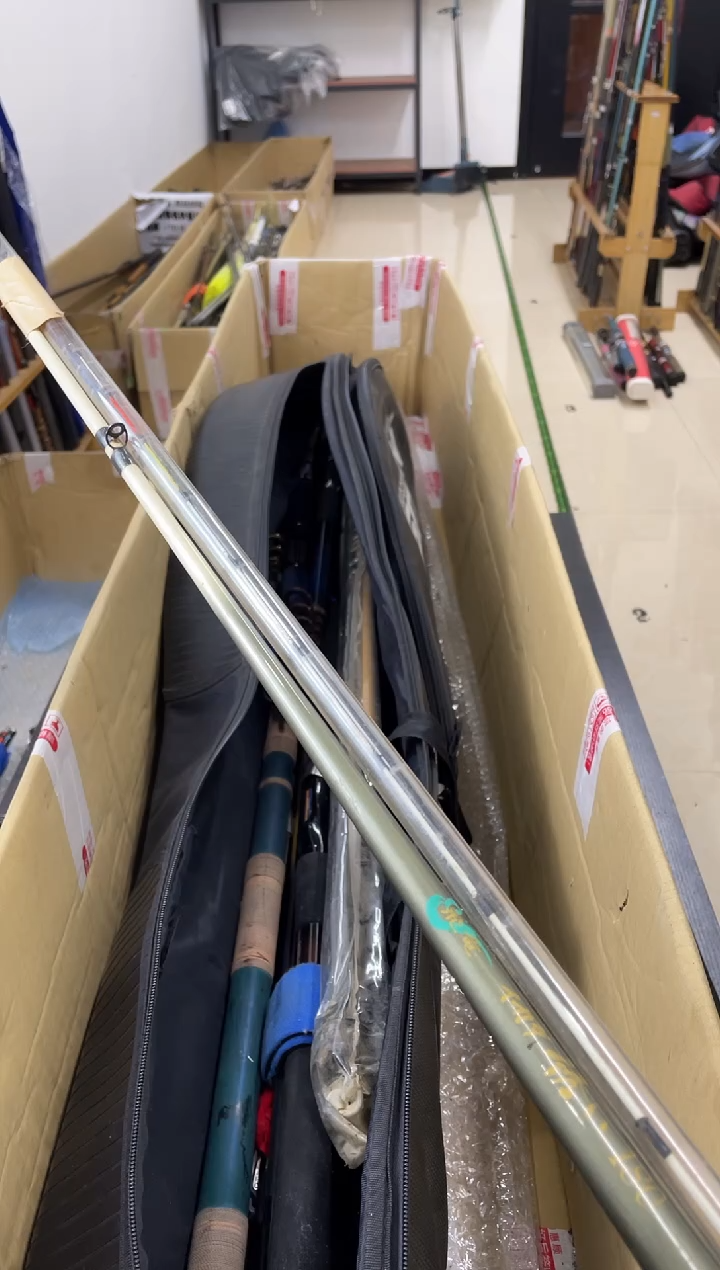 迪**行孤品微瑕，实物以直播间为准