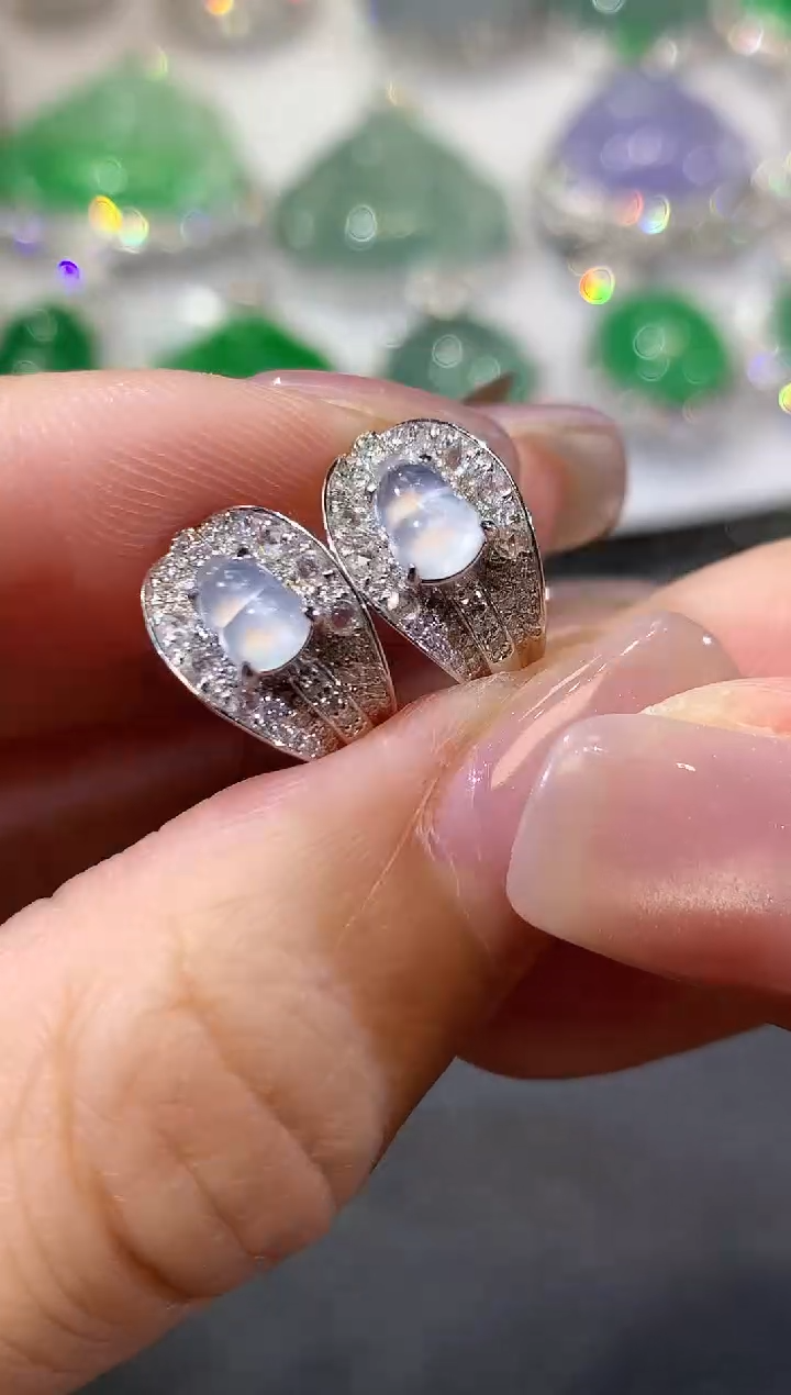 【闪购商品】翡翠耳饰18K金镶嵌D22一对