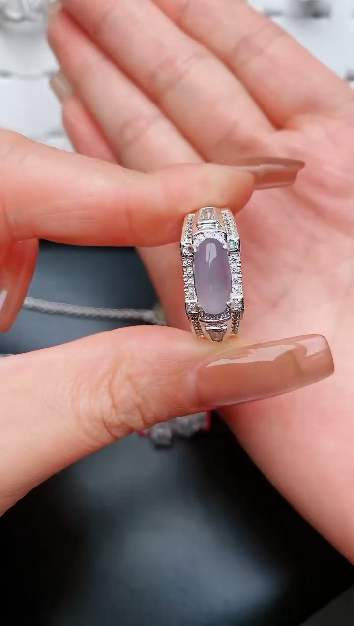 翡翠戒指未镶嵌.............