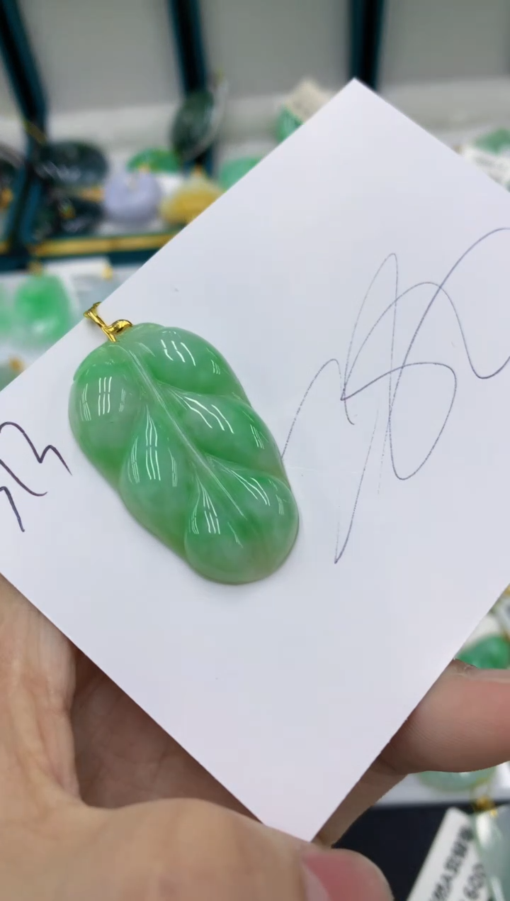 【闪购商品】翡翠18K金镶嵌颈饰111111111