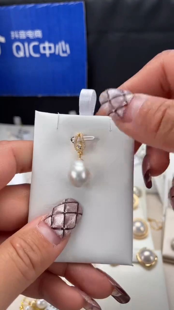 【闪购商品】海水珍珠颈饰银S925镶嵌吊坠