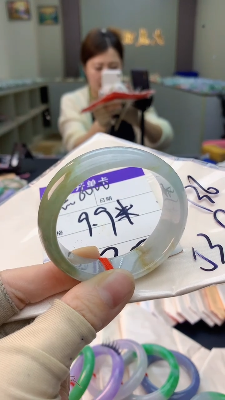 未镶嵌手镯翡翠秒****感0232385235