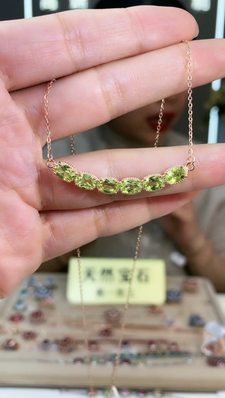 【闪购商品】橄榄石颈饰银S925镶嵌颈饰