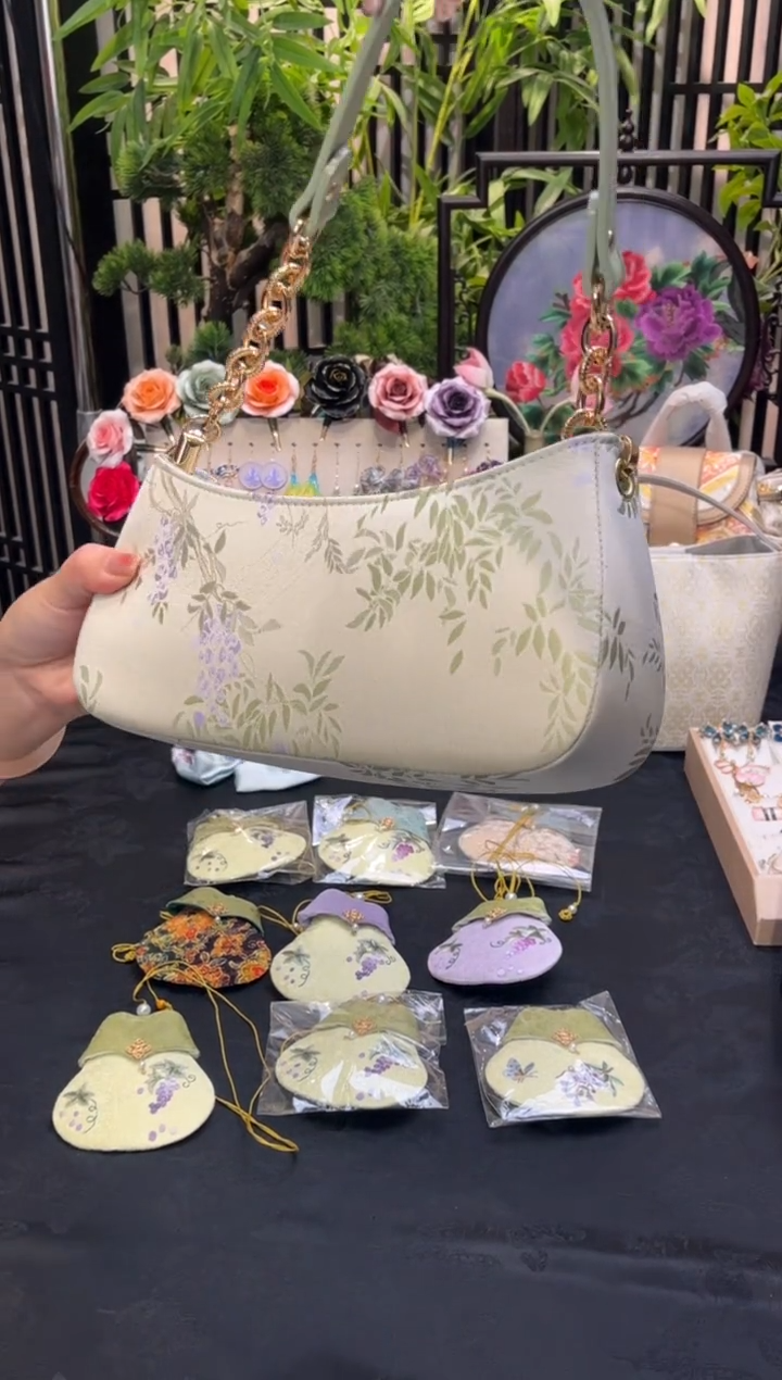 织绣?****)非遗苏绣手工饰品