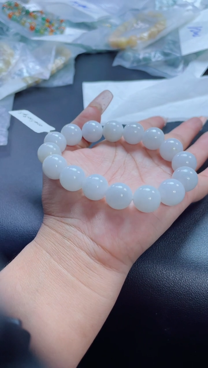 定制翡翠未镶嵌珠串