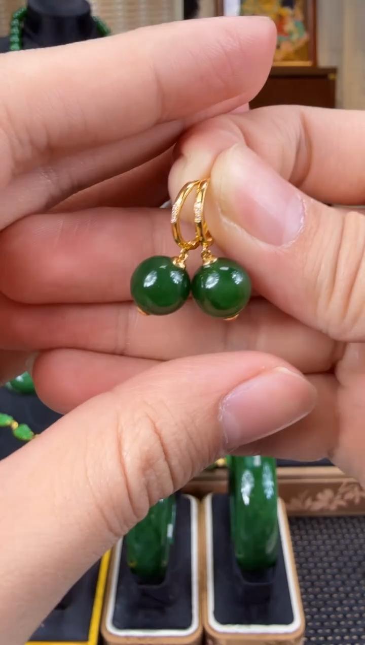 【闪购商品】和田玉（碧玉）耳饰18K金镶嵌 