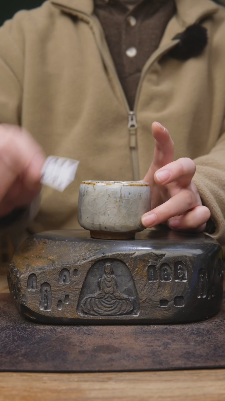 【闪购商品】匣钵泥手工志野杯047