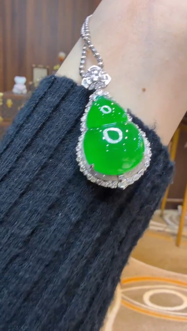 吊坠(不含链)18K金镶嵌翡翠多样性团购发一件