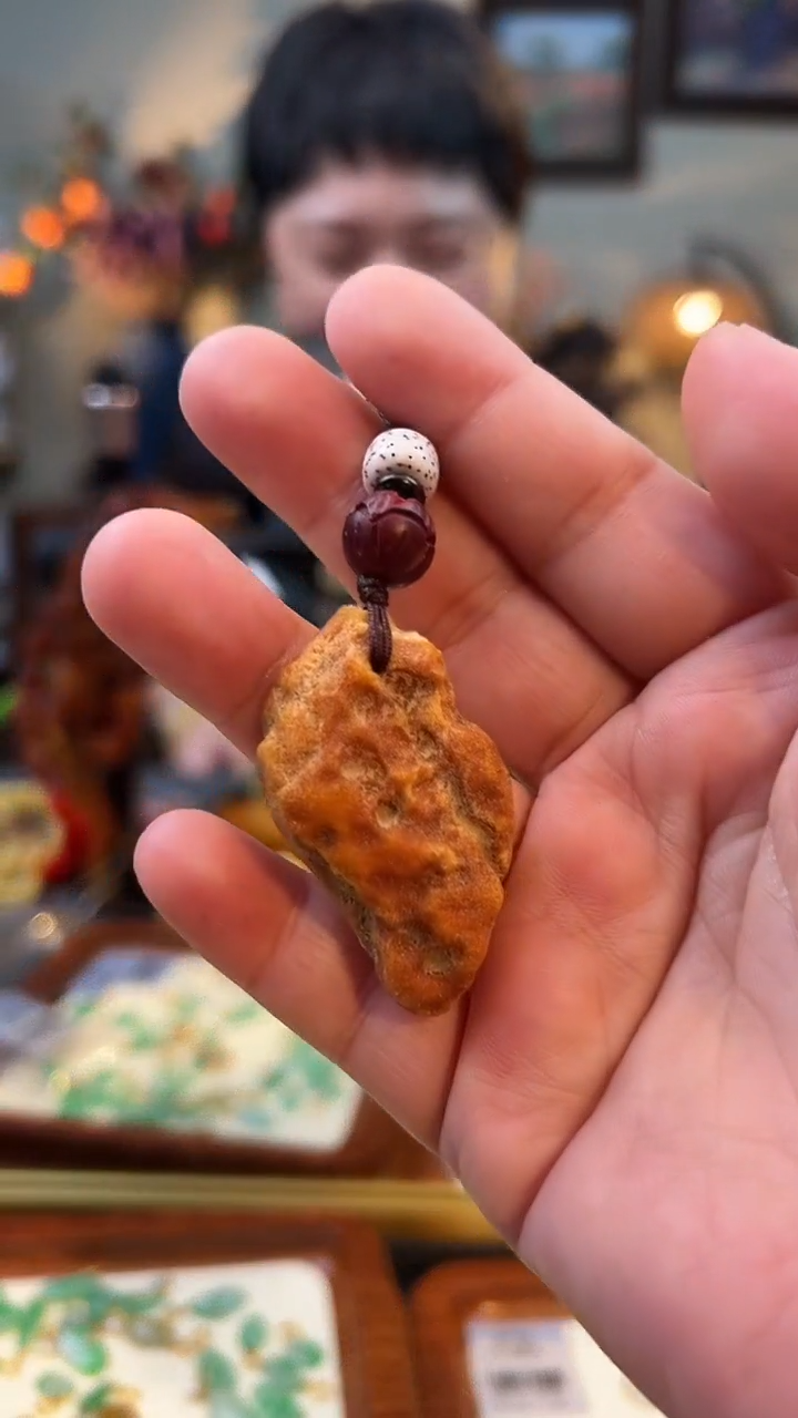 琥珀颈饰未镶嵌挂件