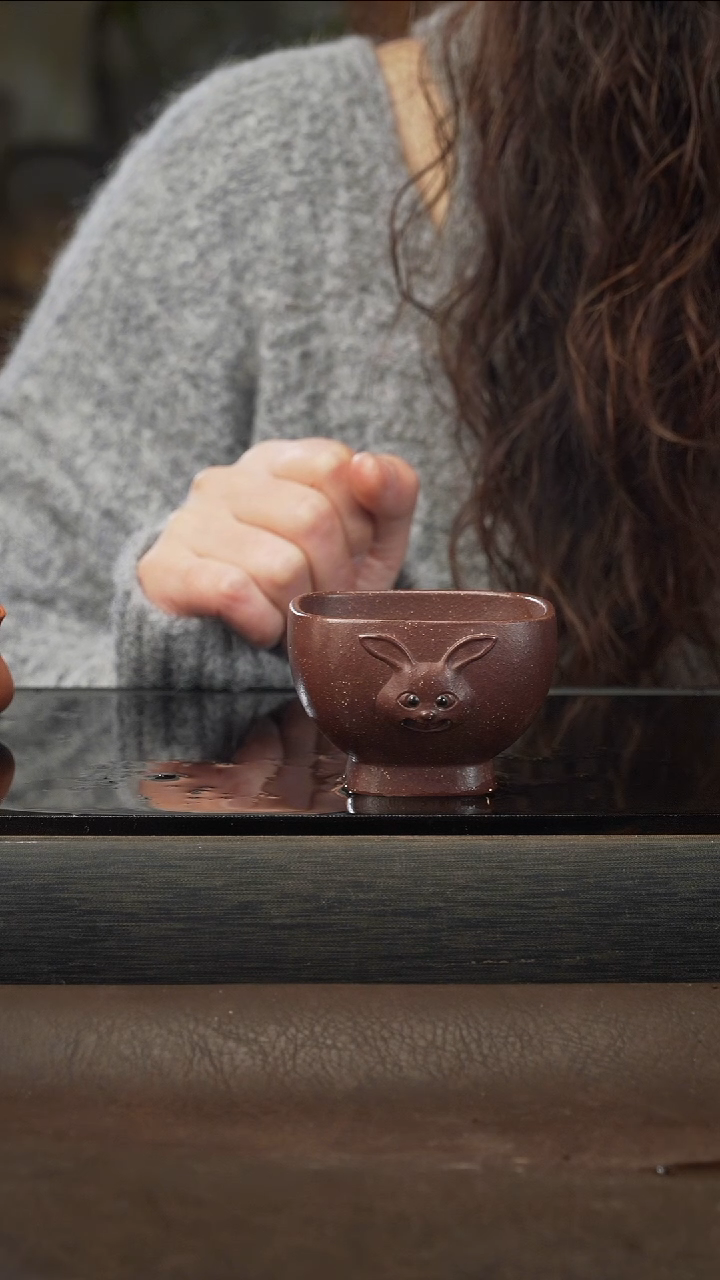 茶壶紫砂四方兔杯，紫玉金砂